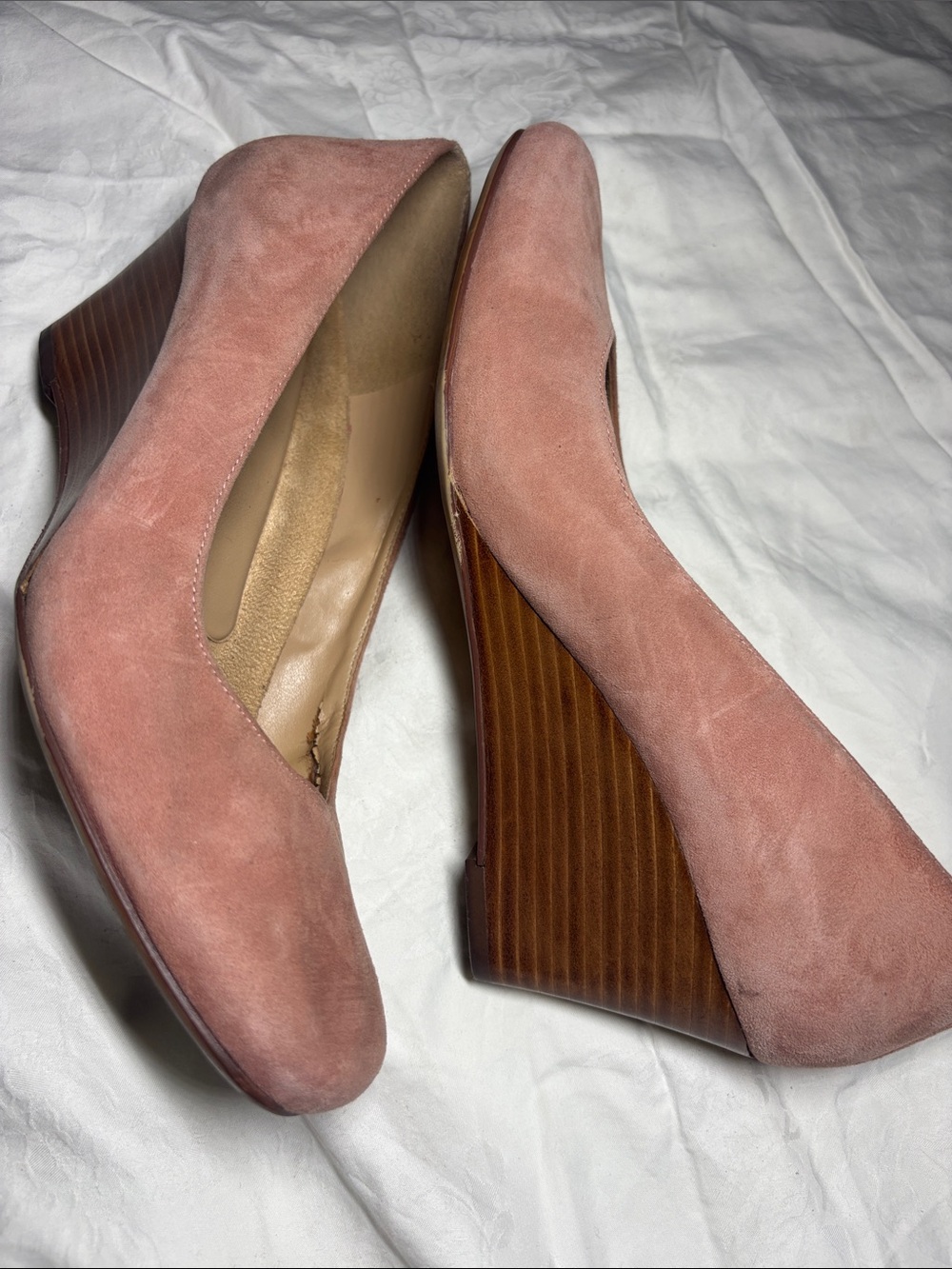 Naturalizer Soft Pink Suede Wedge Pumps, Sz 7W